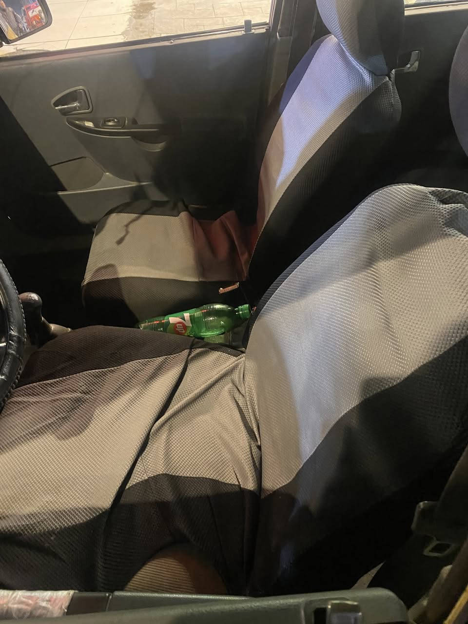 سايبا2009. تخم تاير ًشواصي نضيفه سيارة بلادي. كهربائيات شغاله.  لكن بيها لاستيكً ولف. ادخن يعني تفتح مكينا. السعر 20 ورقه    الرقم ***********
