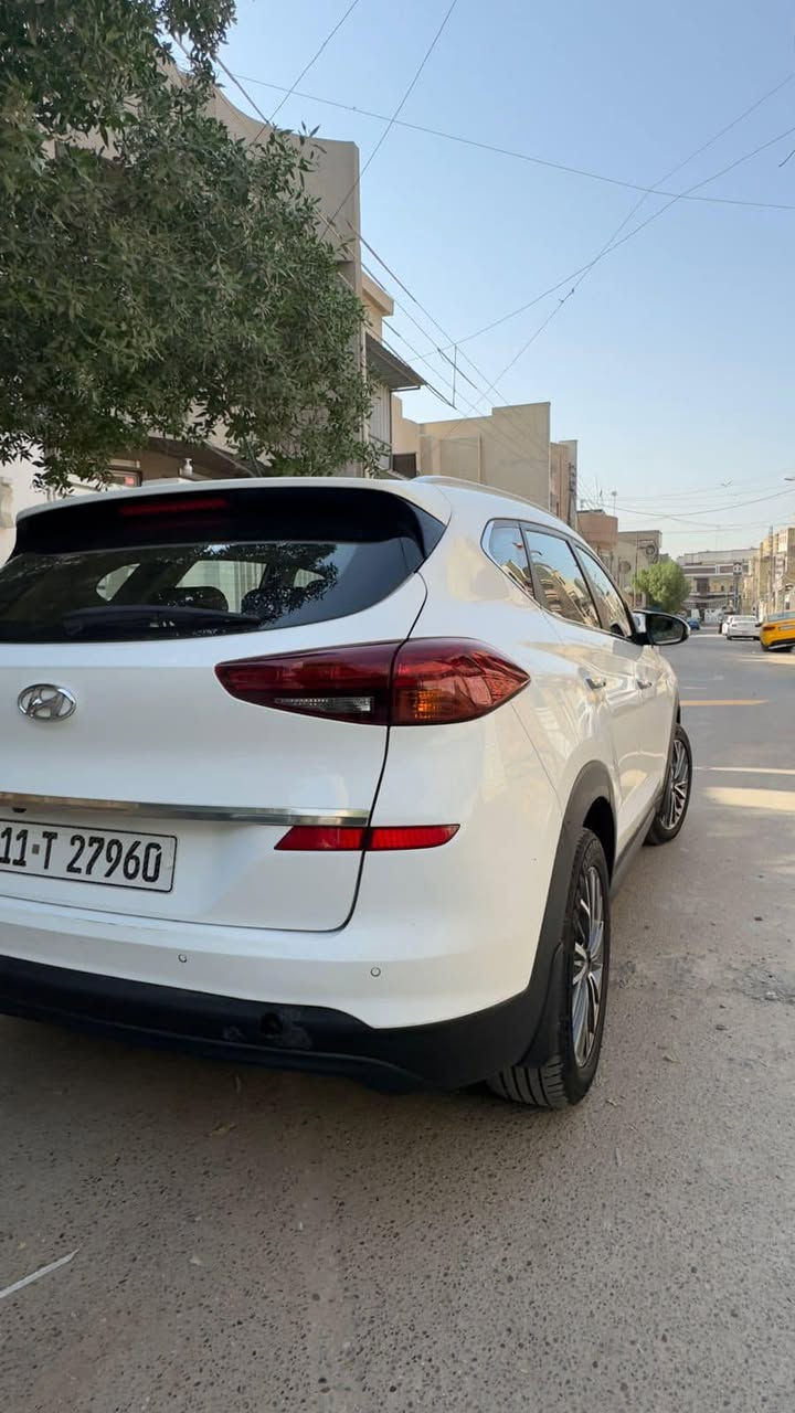 سلام عليكم 
توسان للبيع 2019 
ماشية 95
مكينة 20
بصمة+ بصمة أبواب 
هاند بريك رجل
اشاره ترحيب
مري شفط 
تحكمات ستيرن
تبريد قطعتين 
مقاعد اماميةة كهرباء 
السعر 213 وبيه مجال قليل + السونار مرفق ويه الصور
***********
***********
