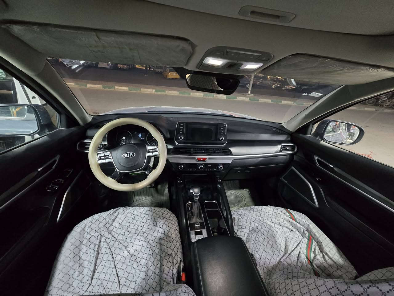 كيا تيلورايد 
موديل ٢١
ماشيه ٣٢
***********
