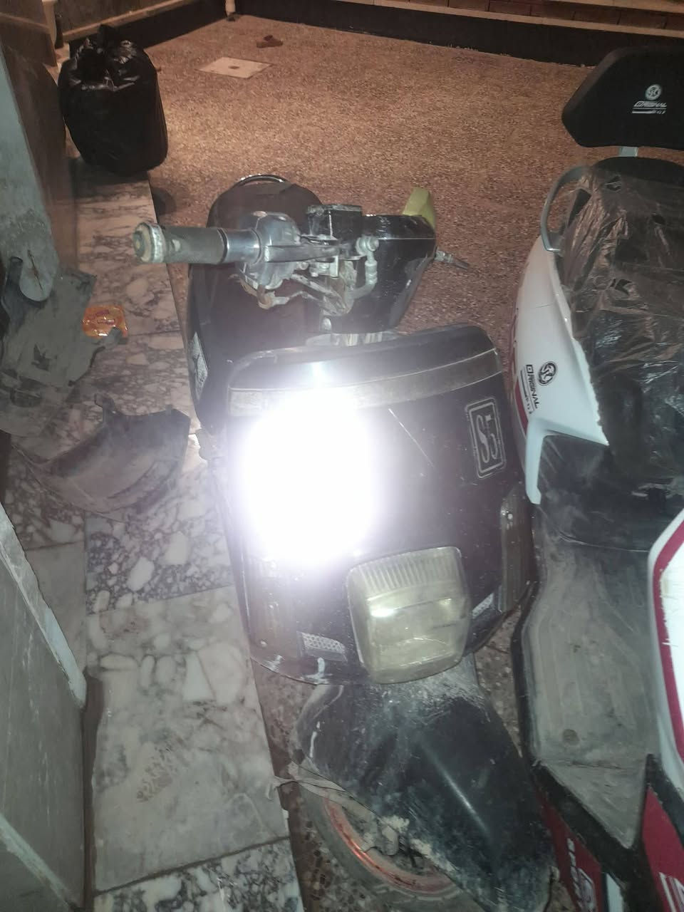 السلام عليكم عندي دراجه بوليس الدراجه اوياله ذهبيات الدراجه متروكة الدراجه.  بيهه شغله كاطعه نار الدراجه كلشي جان ما بيهه بس كاطعه نار بس الدراجه بوليس  ابيع على هاي الحطه. كوم حديد ابيع  المكان بغداد البلديات والشراي ايراسل خاص ويدلل سعره 200 وبيهه مجال وذ امرواوس  عادي  اغراض كاملت كفرات


**إذا كنت صاحب هذا الإعلان وتريد حذفه لأي سبب، رجاءا أرسل رسالة إلى الدعم الفني**