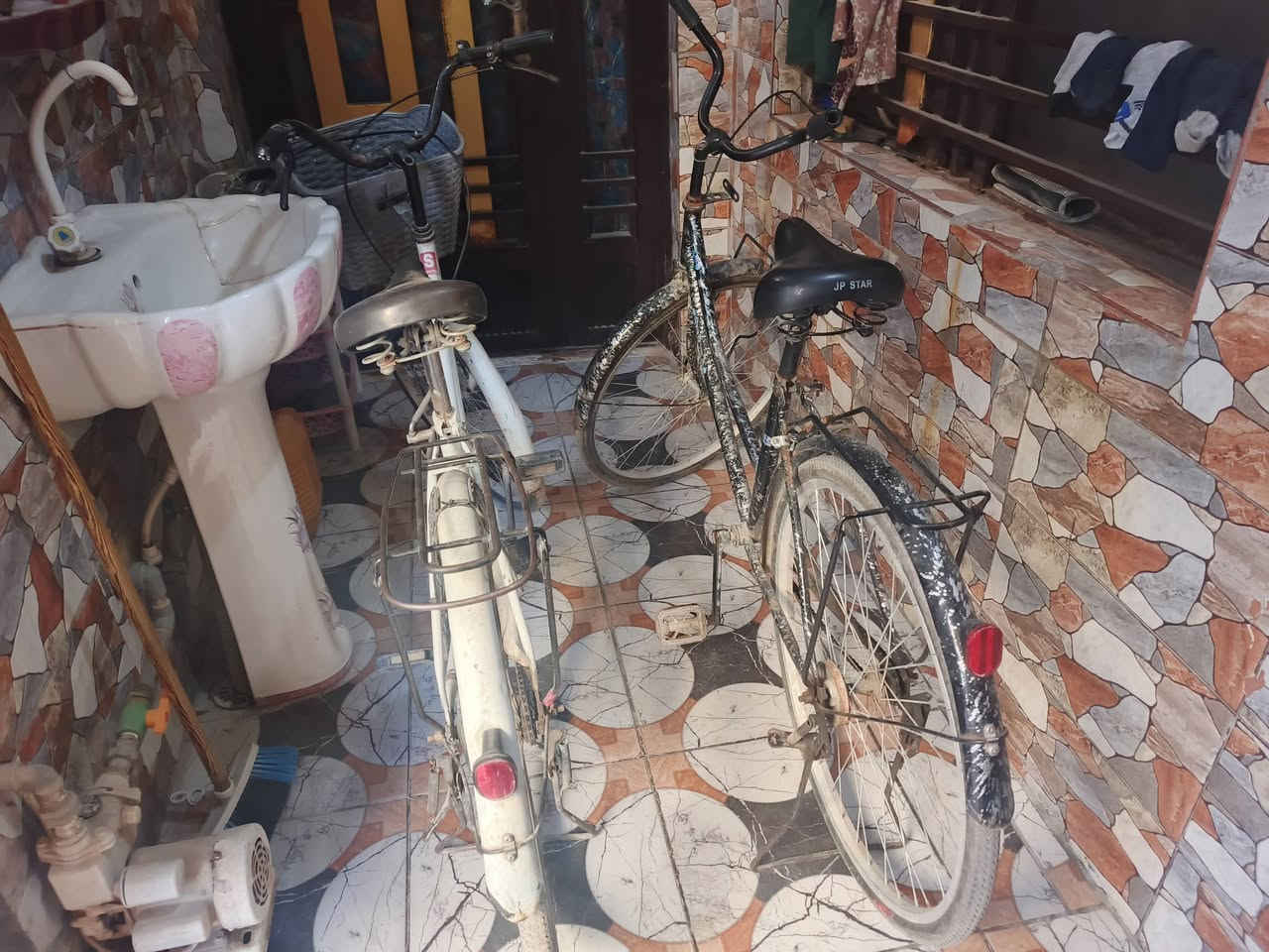 سلام عليكم باسلكين ثنينهم ب 100 قفل رقمي ***********مابيهن شي شغالات مكاني كربلاء حي العباس
