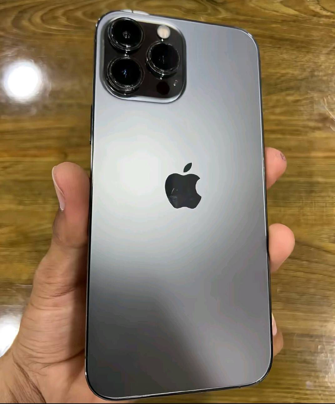 السلام عليكم
أيفون13ابرو ماكس 
ذاكره واحد تيره 1000
جهاز مكفون ونضيف 
مستخدم قليل مكاني العماره كحلاء 
وشراي بخدمته رقمي ((***********))
