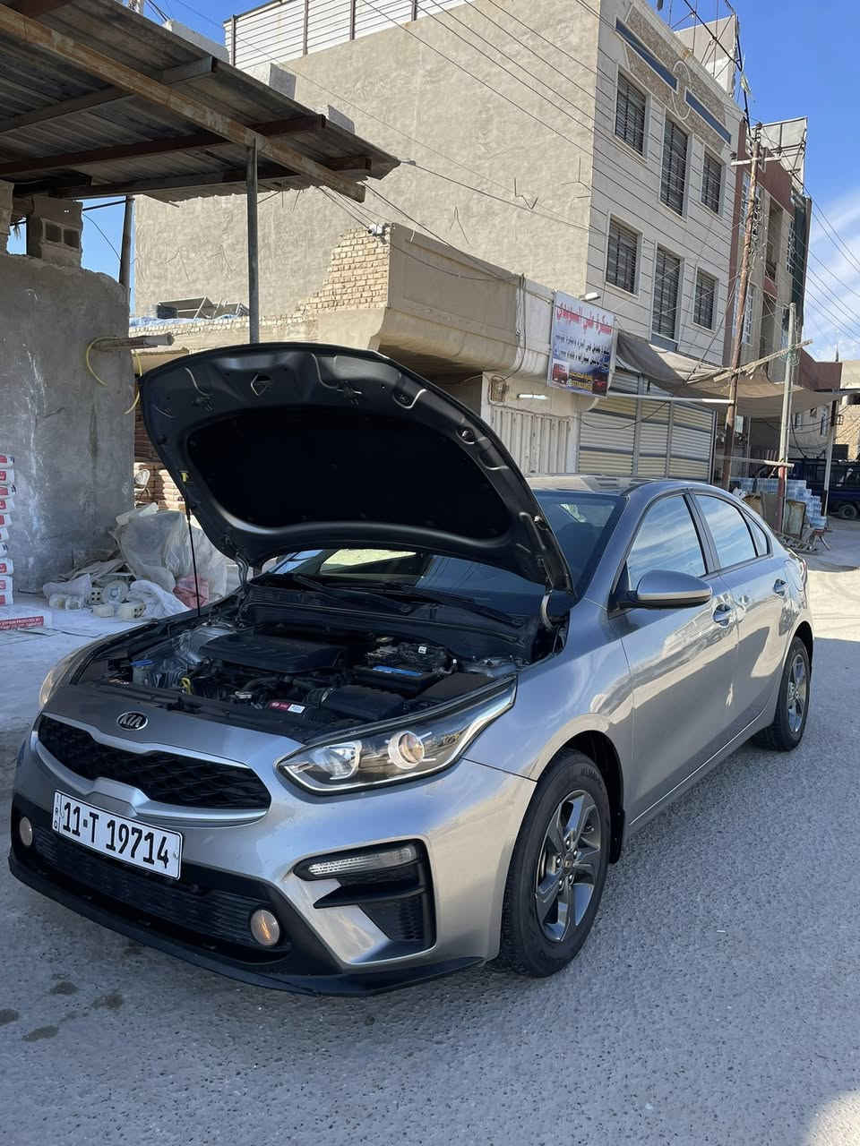 سيراتو مديل 2019خليجي 1600دوش سياره كفاله عامه عده الهلال الخلفي صبغ اثر شخط وبيها شخط بين البابتين مثل مموضح عندك كير مكينه صدر تبريد كله عل وضع شركه سعر ١٣٠ العنوان حي جهاد ***********
