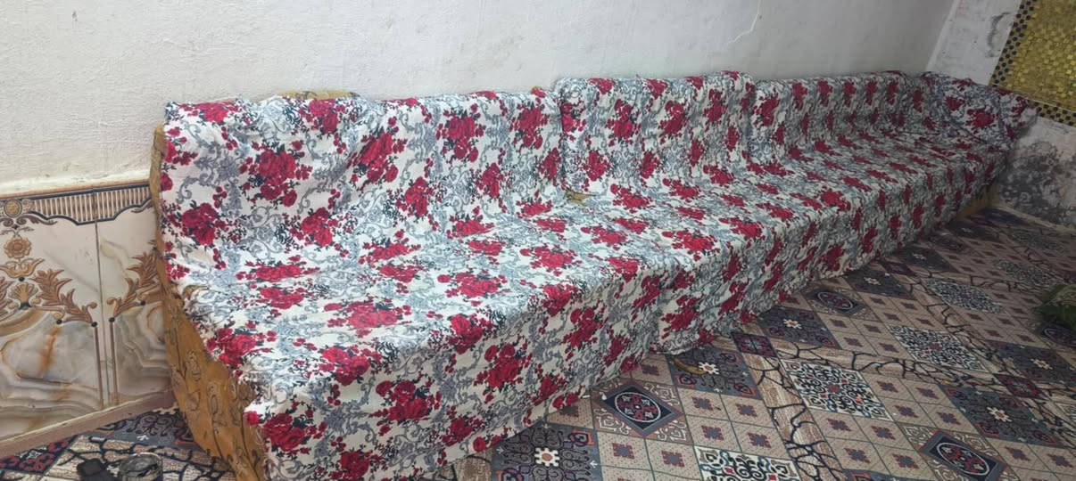 السلام عليكم ديوان وسلك متر السلك السعر 60 الديوان السعر 40 الرقم***********
