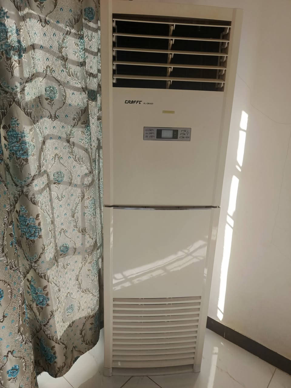 سلام عليكم سبلت كرافت العبيدي للبيع 
3طن غاز22 السعر 600 مشحون غاز ومغسول قبل فتره قليلة 
للأستفسار ***********
