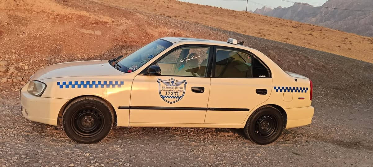 ***********
هۆندایئەسێنت تەکسی ٢٠٠١
 سەیارەکە زۆر جوانو ناوازەیە  دوجام کارەبایە ناو دەرەوی زۆرجوانە.گێڕو مەکینەی بەشەرت مەکینەکەی ٢٠١٤دەیە . هەزەی تازەیە سەنەوی تا 2029تازەیە.یەکدینار مەسرەفی تیانیە .تەبرید لەسەرسیویچ ساردو گەرم.
چوارتایەی لۆکی لەژێرە.کارەبای هەموی مەزبوتە لەسەر شەریکە.لۆگوی بۆکراوە.بەنزین زۆر زۆر کەم ئەخوات. ڕەقەم ولۆگۆی بەناوی خۆمەوەیە .گێڕو مەکینەوە خرامەو بەناوکردن بەشەرت.***********
