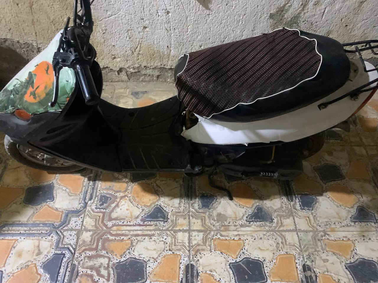 سلام وعليكم دراجه 9 للبيع دراجه نضيفه شغاله كلشي شغال بيها الدراجه 150وبيها مجال هاذ رقمي ***********

