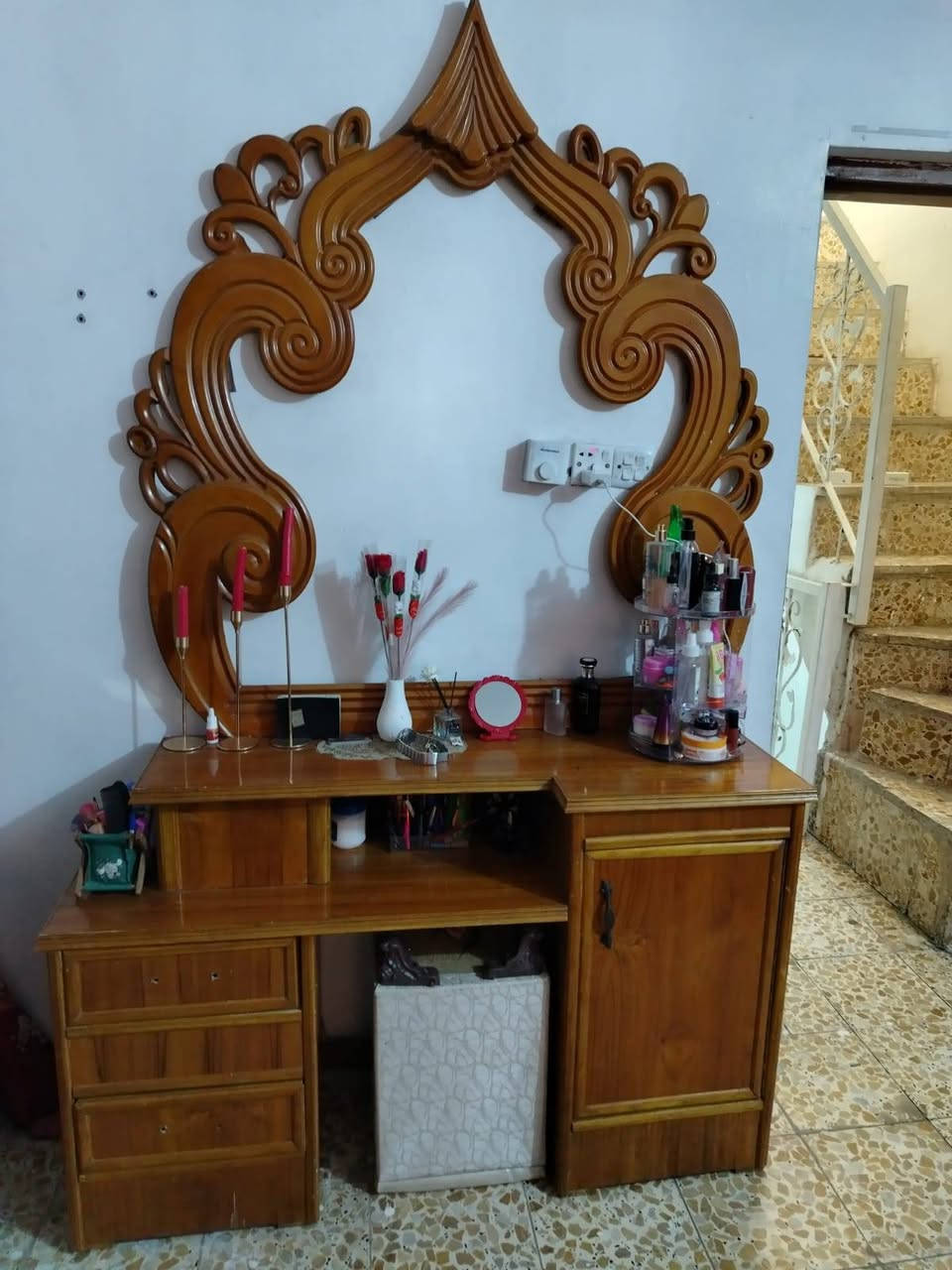 غرفه نوم للبيع غرفه نضيفه نضافه 75بل ميه مستعجل على البيعه مالته للأستفسار الاتصال على الرقم*********** يوجد واتساب

