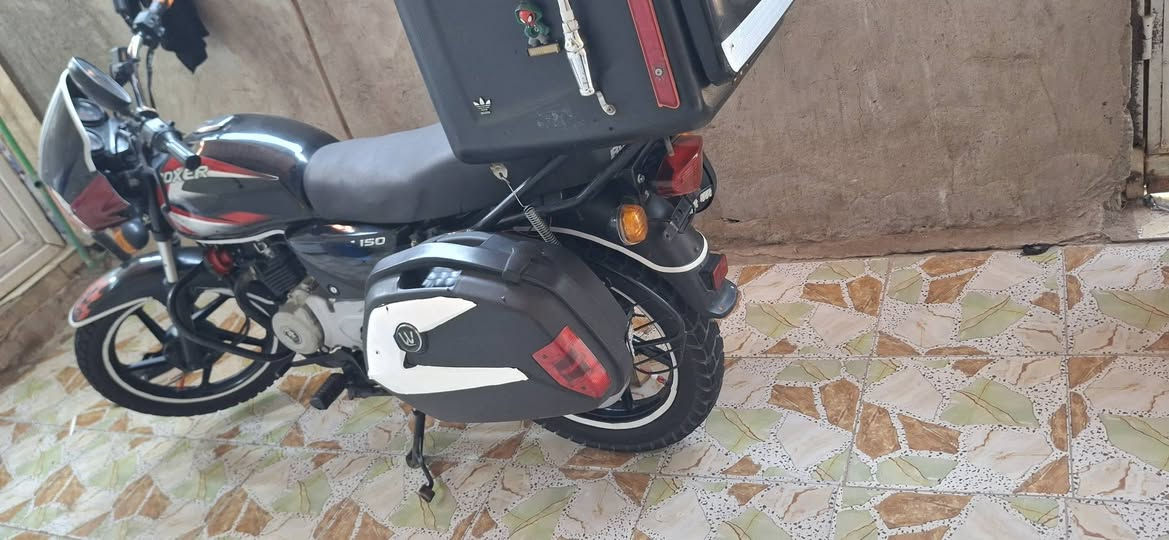 سلام عليكم دراجه بوكسر
اوراقها كامله سبعه اوراق مكان بغداد مستعجل على بيعتها
سعر1450 كل شي شغال
***********
