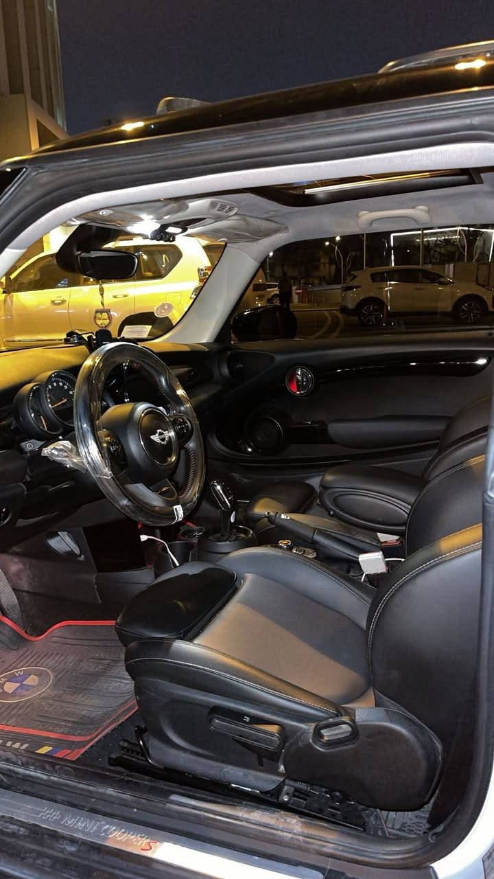 2020.  فول فول. مواسفات. مكينه. ٤ تؤربو.  ٨٠كم.  ماشي. سعر ١٤٥$    
***********
