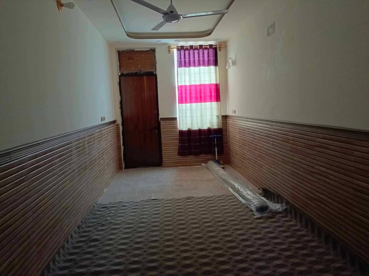 سلام عليكم بيت البيع او مروس حسب قناعه بيت بناء مالته لفين 24 بيت طابقين غرفتين مربع بيت مساحه 120 كونكريت مسلح شارع 15 اللاستفسار مكتب بركات ام بنين *********** تصال أو وتساب حي الوفاء
