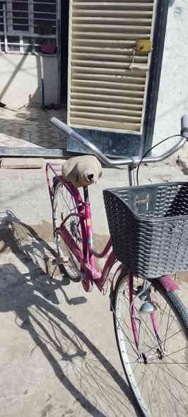 السلام عليكم باسكل للبيع حجم 27بغداد التاجي منطقت اركيه وفاضل السعر 80وبي مجال التصال على هاذه الرقم***********
