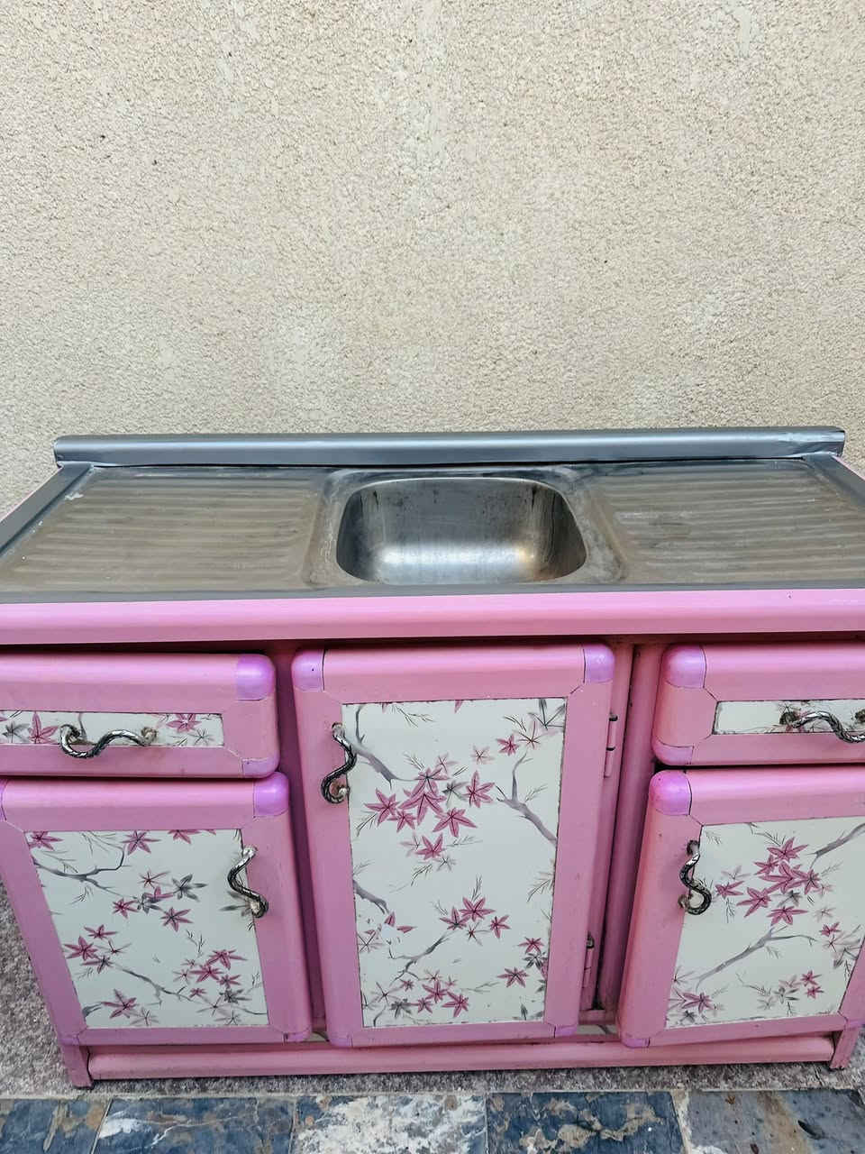 سنك العدد 2مستعمل نضاف شوف العين (الوردي 125 ول جوزي 75)مكاني البصرةشط العرب الجزيرةً منطقة الحوطة رقم ***********
