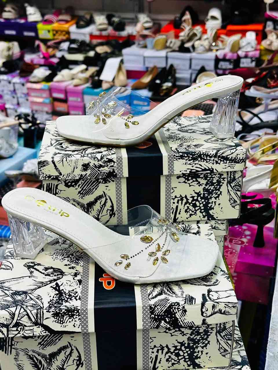 وصلتنا $   ، موديلات جديدة مختلفة 😍
أحدث الموديلات لـ 2026 
 
✅ تميزي بإطلالة جميلة وساحرة مع (#محلات_فاروق_عمر )

#تخفيضات 
يتوفر شحاطه نسائي شفاف طبي 
القياسات كامله من ٣٧_٤١
سعر القطعه ١٣ الف 

🌺 تواصلي عبر الخاص واطلبيه الآن قبل نفاذ الكمية او واتس ***********

العنوان/ الفلوجة  شارع كراج الفورتات خلف الحديقه العامه قرب___ مول الوليد___
تتوفر خدمة التوصيل لكل العراق ب🚕
إلى بغداد خلال 24 ساعة - وإلى المحافظات خلال 48 ساعة
