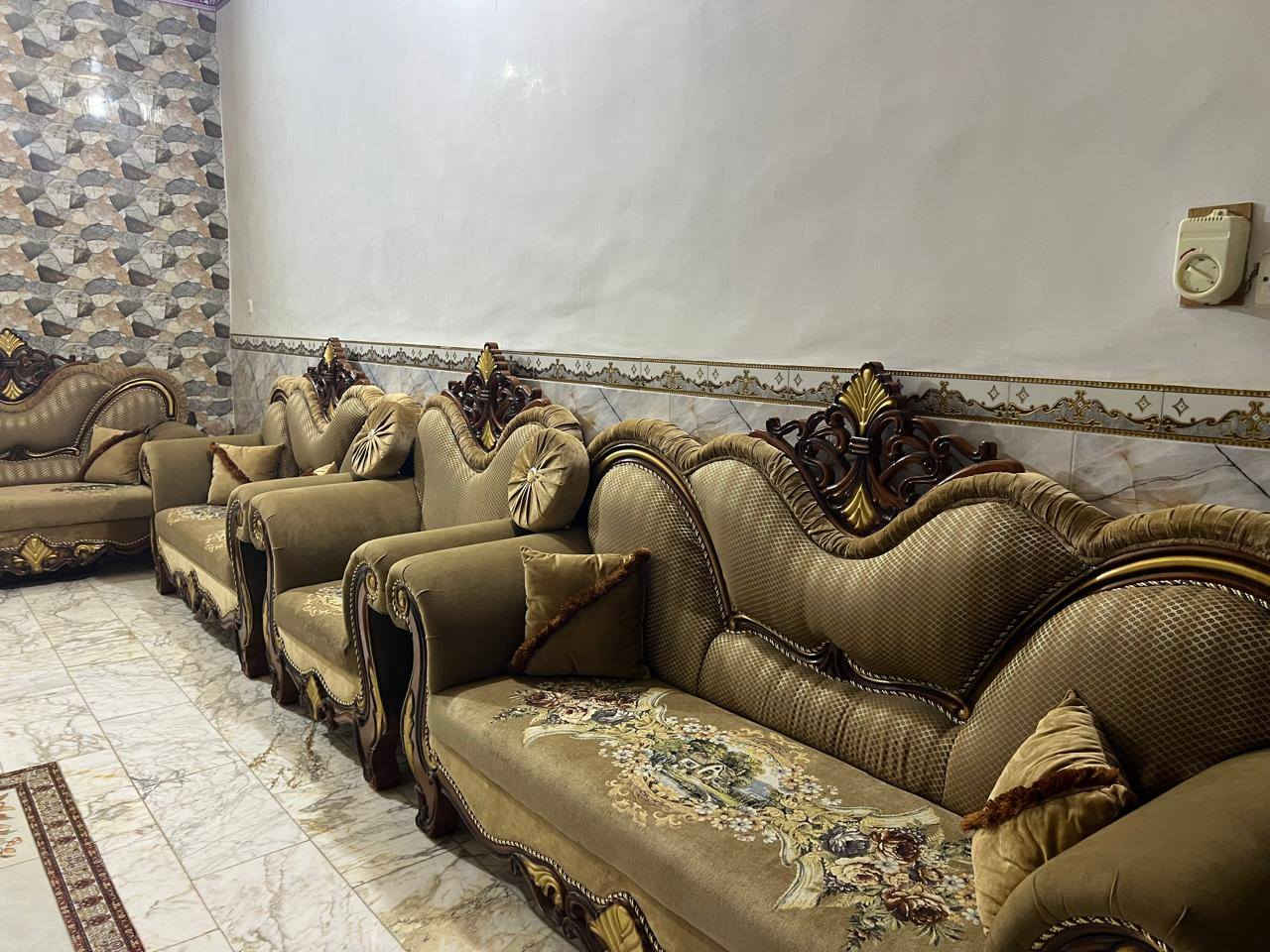 السلام عليكم ورحمة الله                                                           تخمين البيع النضافه فول مثل ماموضح عندك بلصوره رئاسي.        العدد ٤ كرسي. نفر  &٢كرسي ام النفرين &و٤كرسي ام ٤نفرات.     السعر مليون ٥٠٠الف. صاحب التخمين ***********.              ملاحظه مكلف بلنشر
