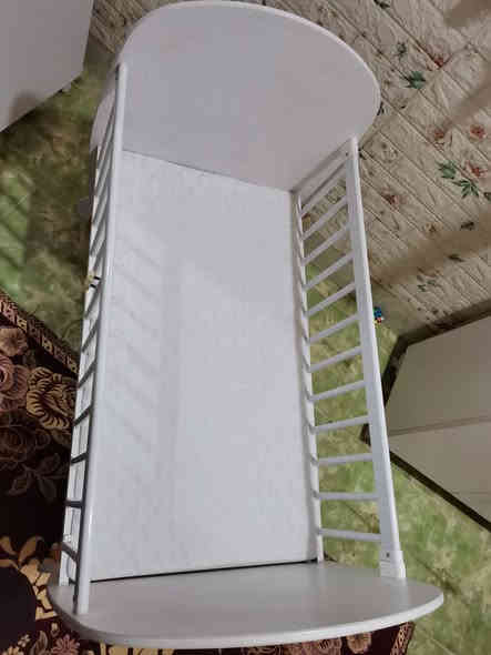 كاروك اطفال ويا دوشكين مع الستاند والكله مالته وينفتح من الجانب و بي اربع جروخ ام القفل نظيف جدآ 
اليريده يتصل او يتفضل خاص.... ***********
