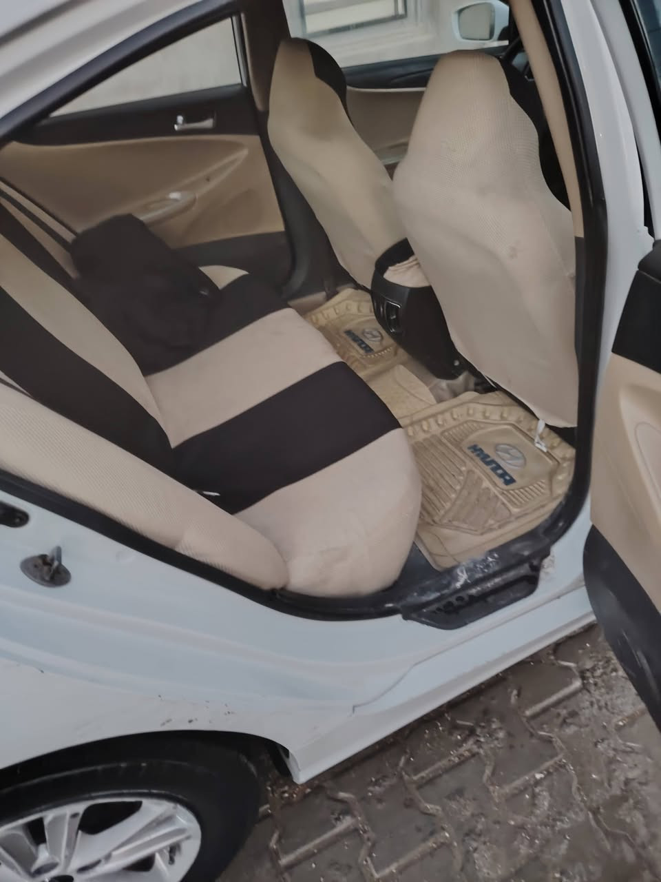 السلام عليكم
سوناتا موديل 13 /خليجي
قطعتين تبريد الجاملغ الأمامي مرخه او بيها بارد بلجامغ الخليفي رقم نجف انكليزي مداور مكينه ٢٤٠٠ /مريه شفط /
حداديه جديد السياره جاهزه للخير ربع متصرف عليها السعر 120 /بيها مجال بصيطه
العنوان النجف كوفه حي ميسان
رقم الهاتف /***********/
اخوان اني مكلف بلنشر هاذا رقم صاحب السياره
