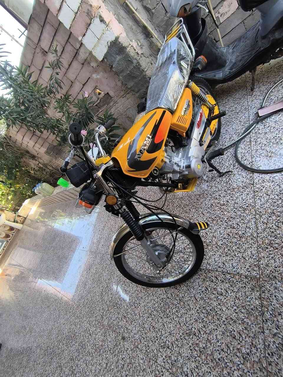 سلام عليكم دراجه نامه مديل21 ادوات دراجه جديده وما ناقصه برقي سعر 650وبيه مجال عنواني البصره قضاء الصادق وهاذ رقمي ***********
