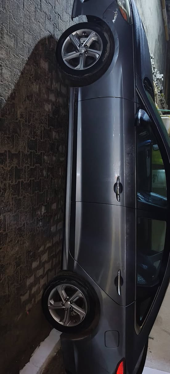 من رخصة الادمن المحترم😊🤍
السلام عليكم ورحمة الله 
عندي تخم ويالة سوناتا حجم 17 للبيع ويل انيق ومرتب جدا ويرهم على كومة سيارات، ويوجد توصل لكل العراق 
طبعا عنواني بصرة 
والسعر 285 الف دينار  
للتواصل واتساب *********** او عالتعليقات وانا خادم 🤍
