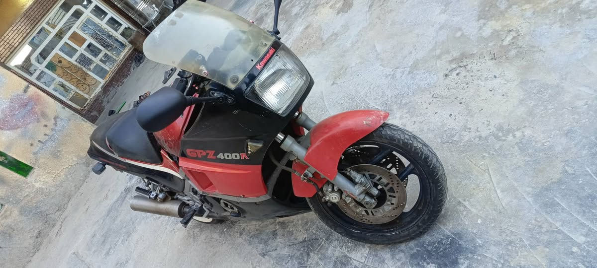 سلام عليكم  .
من رخصت الادمن المحترم 

دراجع كاوسكي 400 

الدراجه كلش نضيفه 

كهربائيات كلهه شغاله 

باتري جديد 

 تاير خلفي جديد  

الدراجه بيهه ولف يعني بس كور 

المكينه جديده ماملعوب بيهه شركه 

مكان الدراجه ابو غريب الحصوه

رقم الهاتف  ***********

0756337855

السعر 500 او بيهه مجال للطيبين
