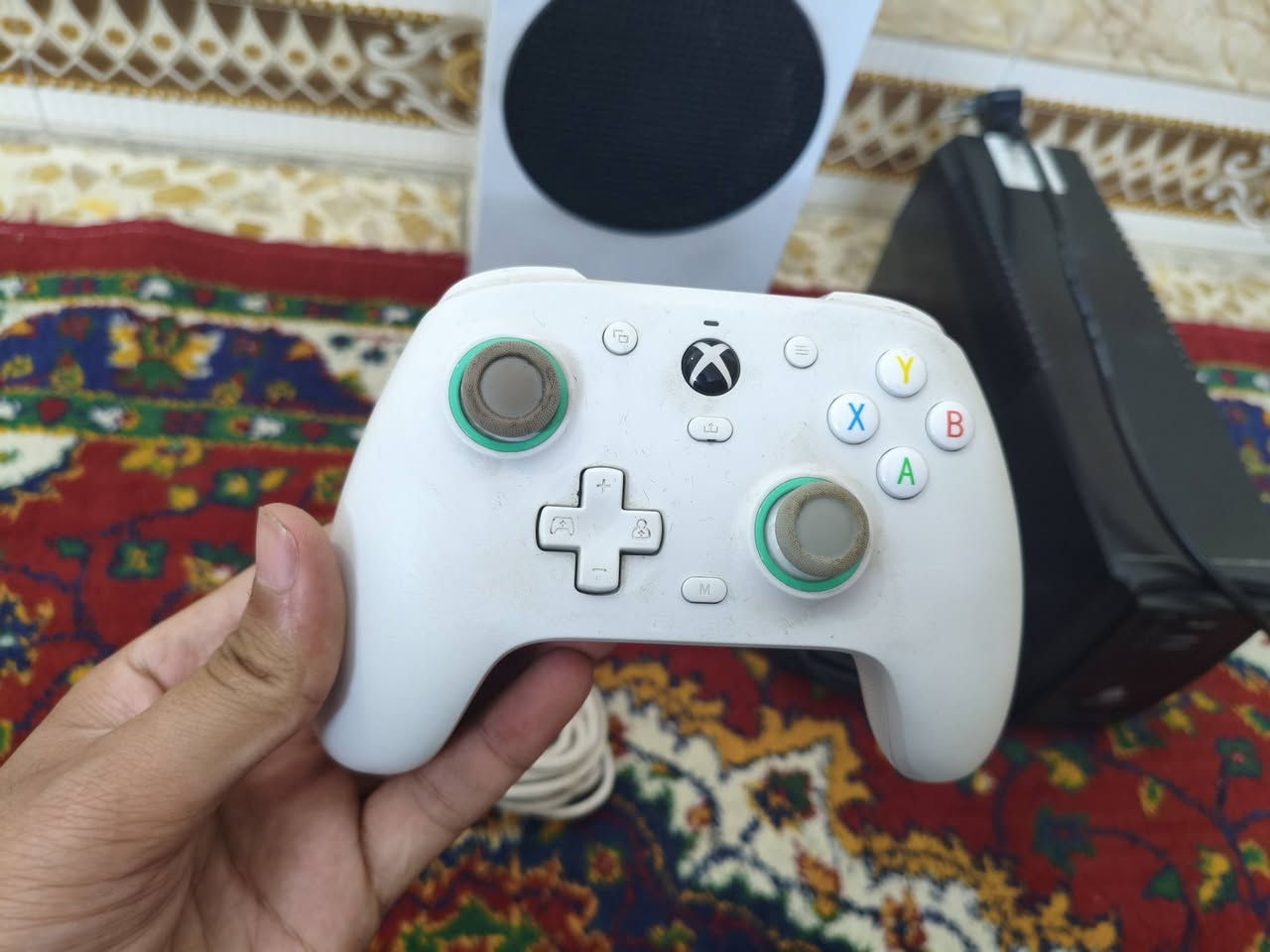 السلام عليكم
اكس بوكس سيرس اس 
مع جويستك جيم سير وايرلس ابيض
يو بي اس 850،ما مستدخمة اقل الشهر
السعر 380 
المكان بغداد العبيدي


**إذا كنت صاحب هذا الإعلان وتريد حذفه لأي سبب، رجاءا أرسل رسالة إلى الدعم الفني**
