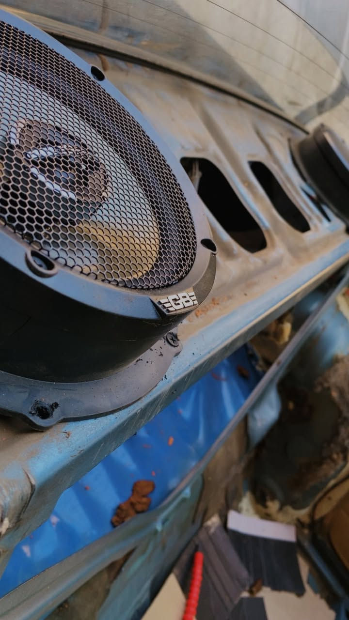 تم العمل على كراون
تم اضافه منظومه صوت متكامله👇😎
تم اضافه مسجل كنود ياباني-سيدي-اوكس_فلاش-قطعه بلوتوث خارجيه
تم اضافه سماعات اماميه 6ونص انج ماركهGB بقوه 45ارمس180واط😍✌️
مع زرع سماعات خلفيه في الدشبول وتكعيد قواعد وتم اضافه سماعات ماركه GBبقوه 45ارمس 180واط 6ونص انج💪🏻🔥
وبعدها سياره مفصخه بعدلها دوشمه كامله واكيد الشكل يصير احلى بهواي
النتيجه اسفل صوت وصوره 
مكاني بغداد طالبيه بنزله الجسر مال فلكه 83 بشارع مستشفى ابن البلدي الزهراوي قرب مجمع الاميرات الطبي ويوجد توصيل كافه انحاء العراق مع ضمان شغلي ب بيت
***********
