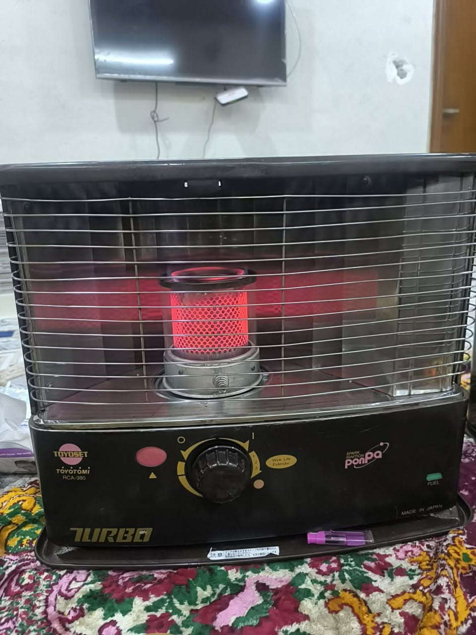 السلام عليكم 
مكلف بل نشر 
صوبة كازية للبيع 
النوعية تيتومي ياباني اصلي 
فند اصلي نضيفة شرط لا ريحة لا دخان 
السعر 85 
موصل حي الرفاعي 
للتواصل والاستفسار : ***********
