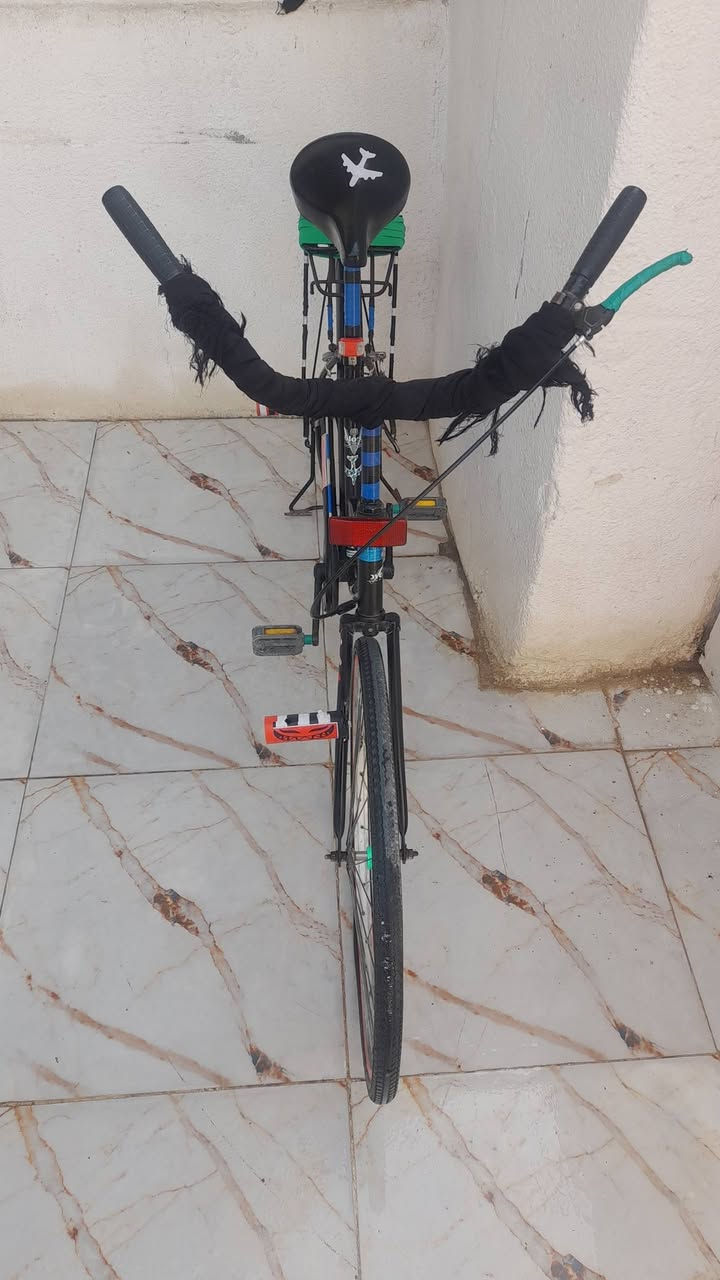 سلام عليكم بيسكل سياحي ياباني حجم ٢٦ جديد مابيه نقص مكان بصره زبير ***********
