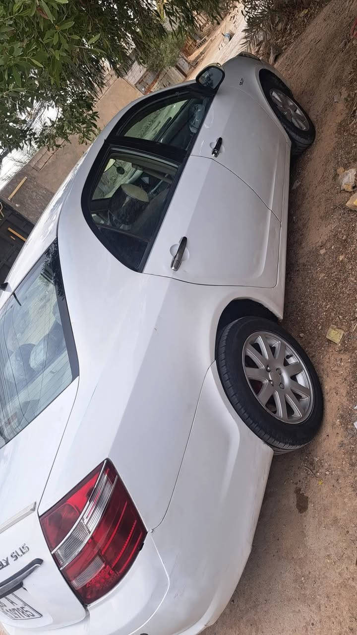 السلام عليكم جيلي موبل موديل 11رقم بابل دولي سيارة لا تبديل و لا صبغ كير ومحرك بلاد 1600 لاتنقيص ولا تبخير ترايك وين ما يعجبك كهربائية كله شغال شاشه  سنترلوك  تبريد شغال سياره مال جناي كلش نضيف وحلوه سياره مامتعوبه مكان كربلاء المقدس 
السعر 52 بيه مجال حك الجويه
التواصل ***********
