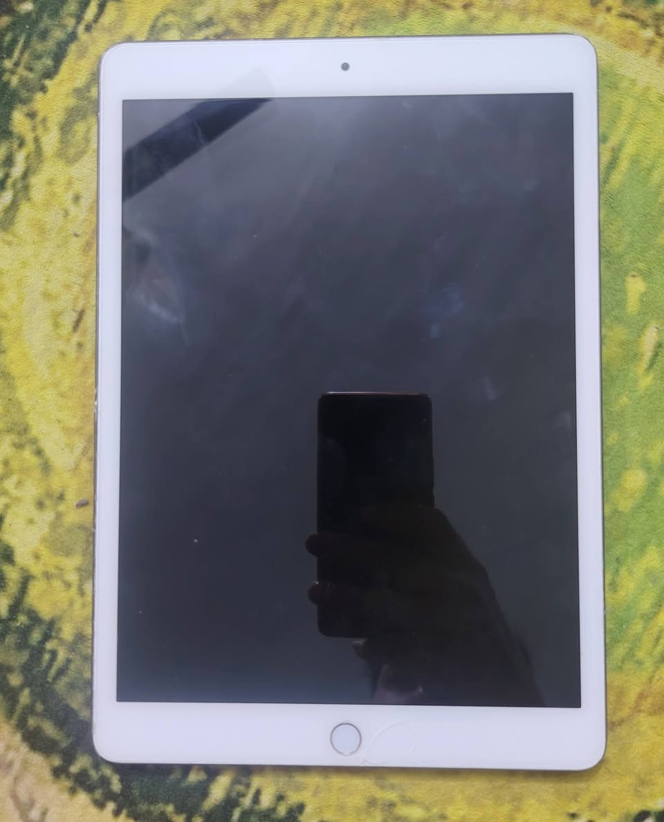 ايباد 9 عدد 2 عاطلات للبيع ***********
