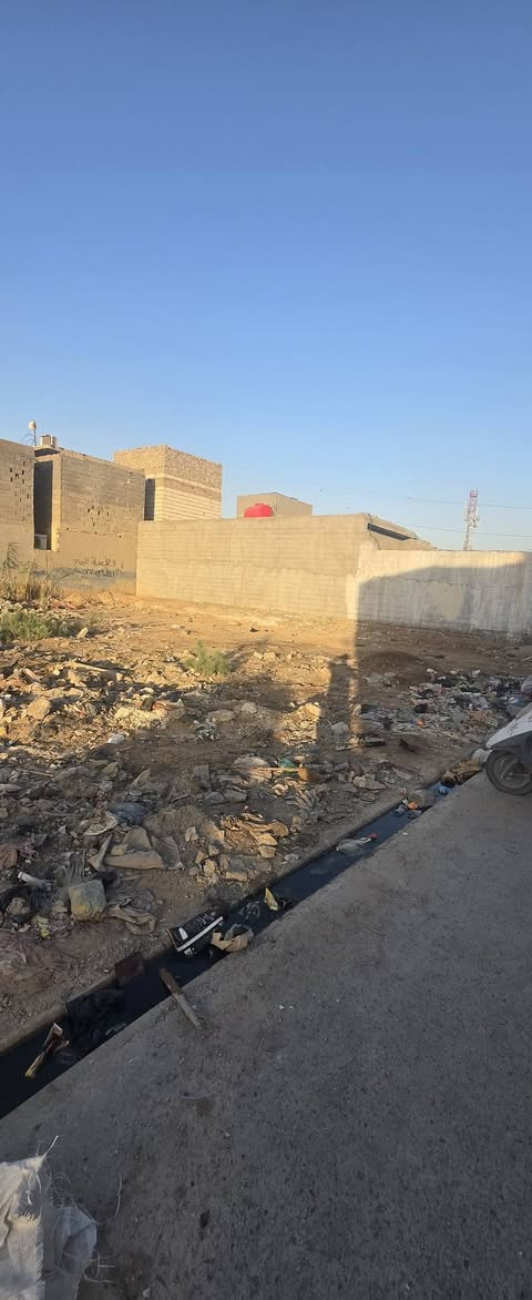 السلام عليكم ...
قطعة ارض للبيع / المساحة ٢١٠م والسعر مناسب 
والي يريد نصهة هم ابيعلة 
العنوان الحميدية شارع السبيس مقابل شبكة كورك 
بالفرع مال بيت ابو زكي
***********
