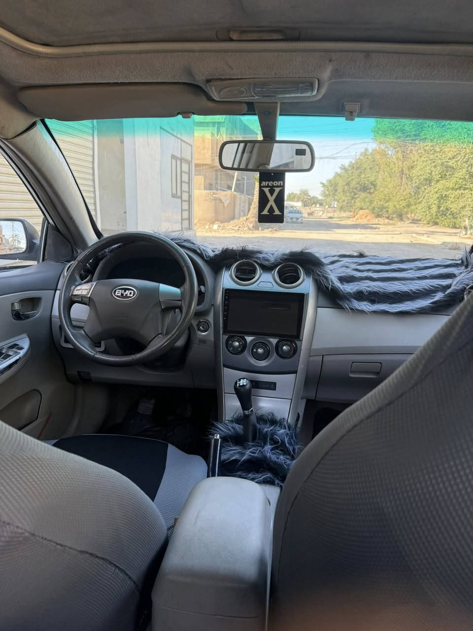 بي واي دي جي اثري موديل ٢٠١٣ بغداد رقم انكليزي سياره جاهزه مابيه اي نقص كير مكينه حداديه كلها جاهزه  تبريد ثلج كشنات جلد فتحه كهرباء اشاير بلمري مكينه ١٦٠٠ كير عادي 
مكان السياره بغداد  رقم الهاتف *********** 
السعر ٥٤$
