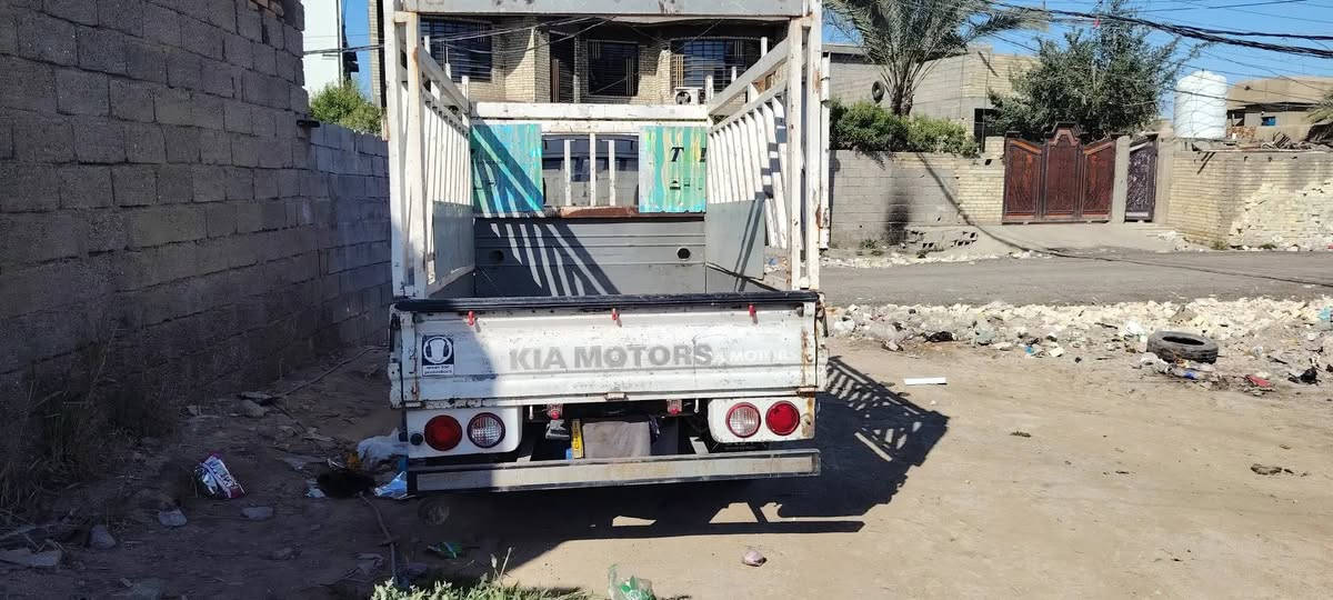 سلام عليكم كيا موديل 8 رقم واسط سياره بلاديه عده الدوسات معمره السعر ٨٥وبيه قليل *********** مكان السياره بغداد
