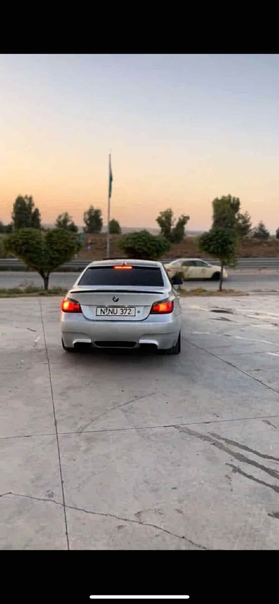 Bmw 
2004
5 پەردە  قەپات مواسەفات
مەنەفیست پاکانە خرامە بەشەرت مەکینە ٥٢٥ مەکینە مەرخوب یەک پارچەو نیو سبوخ
سەیارە کامل بە شەرت
کەمێک تەزرەی هەیە نمونە لەجوانی 
***********
74 شقلاوة, أربيل
