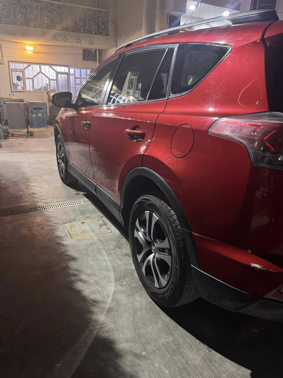 للبيع مستعجل 
تيوتا راف فور 2017 
وارد امريكي مواصفات LE 
تحديد مسار 
تحديد سرعة 
شاشة 
بعد بيها هواي مواصفات
سيارة نظيفة وكلشي ما ناقصها 
مكان السيارة الرمادي وبغداد 
السعر 168 وبيها مجال 
***********
