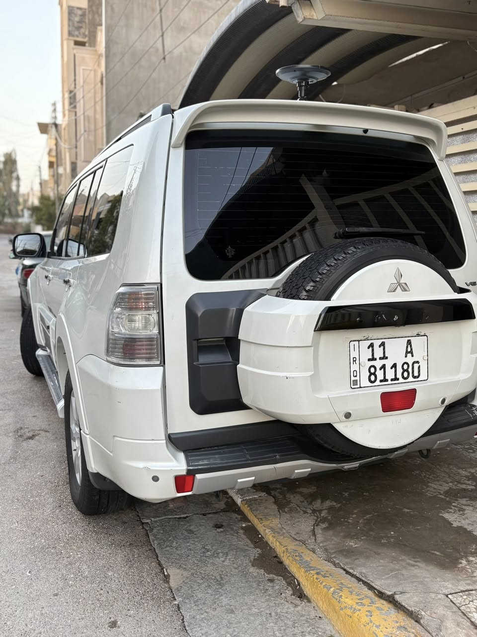 السلام عليكم
باجيرو 2010 حبتور
محرك 3.5 
فول مواصفات
معروفه مواصفاتهة
ماشي حقيقي 87000 الف
شرط الفحص
مكفوله كفاله عامه والسونار موجود بلمنشور
السعر 155 بيهة مجال كلش بسيط
وليشوفهة غاليه اكو انسب بهواي
***********
