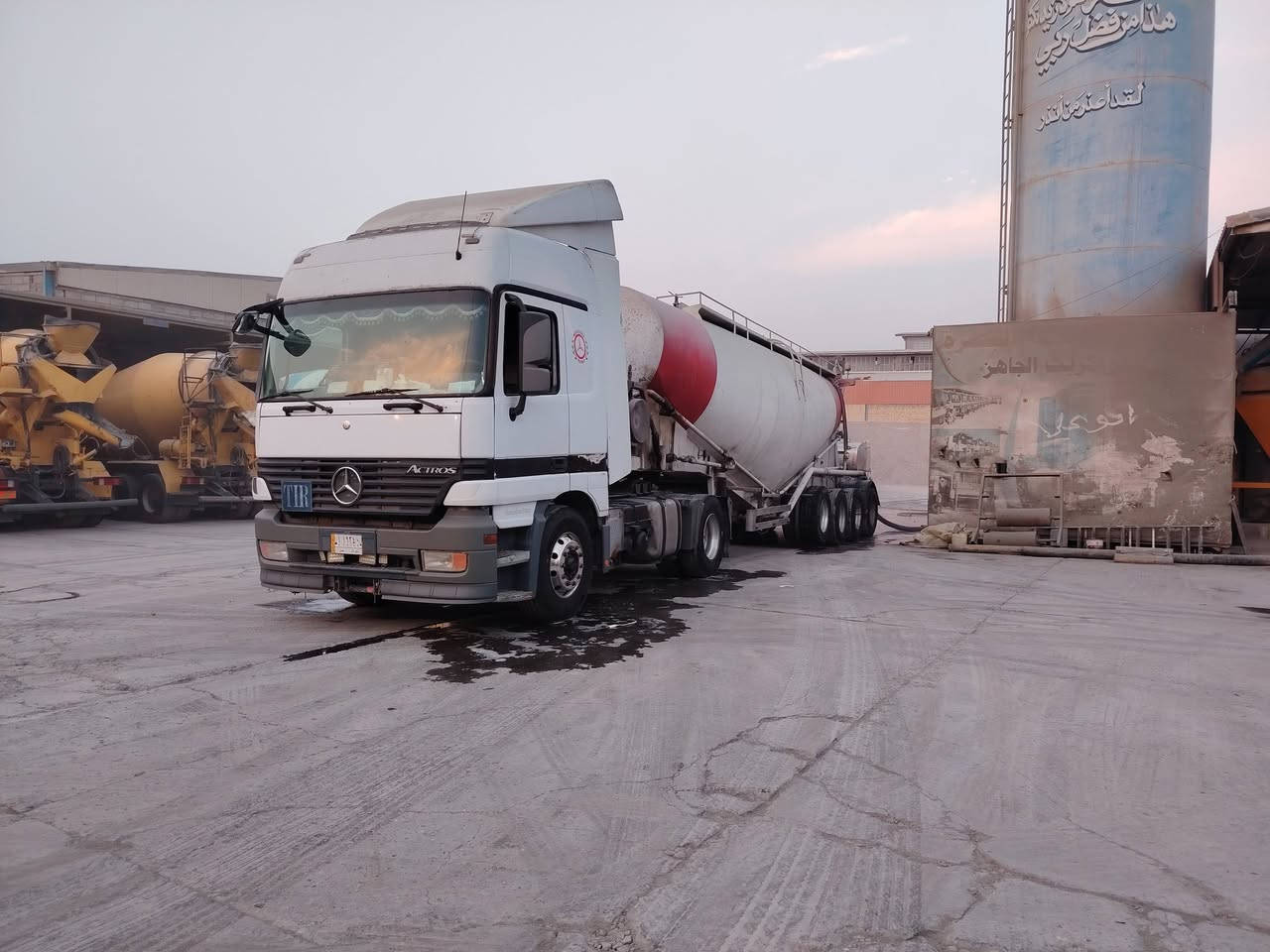 السلام عليكم
اكتروز 2002 مكينه 43 كير قليج مربوطه فلات سنوية لل27 بس راس. شاصي مكينه كير قماره اصوليات مكفوله *********** مكان بصره سعر 200
