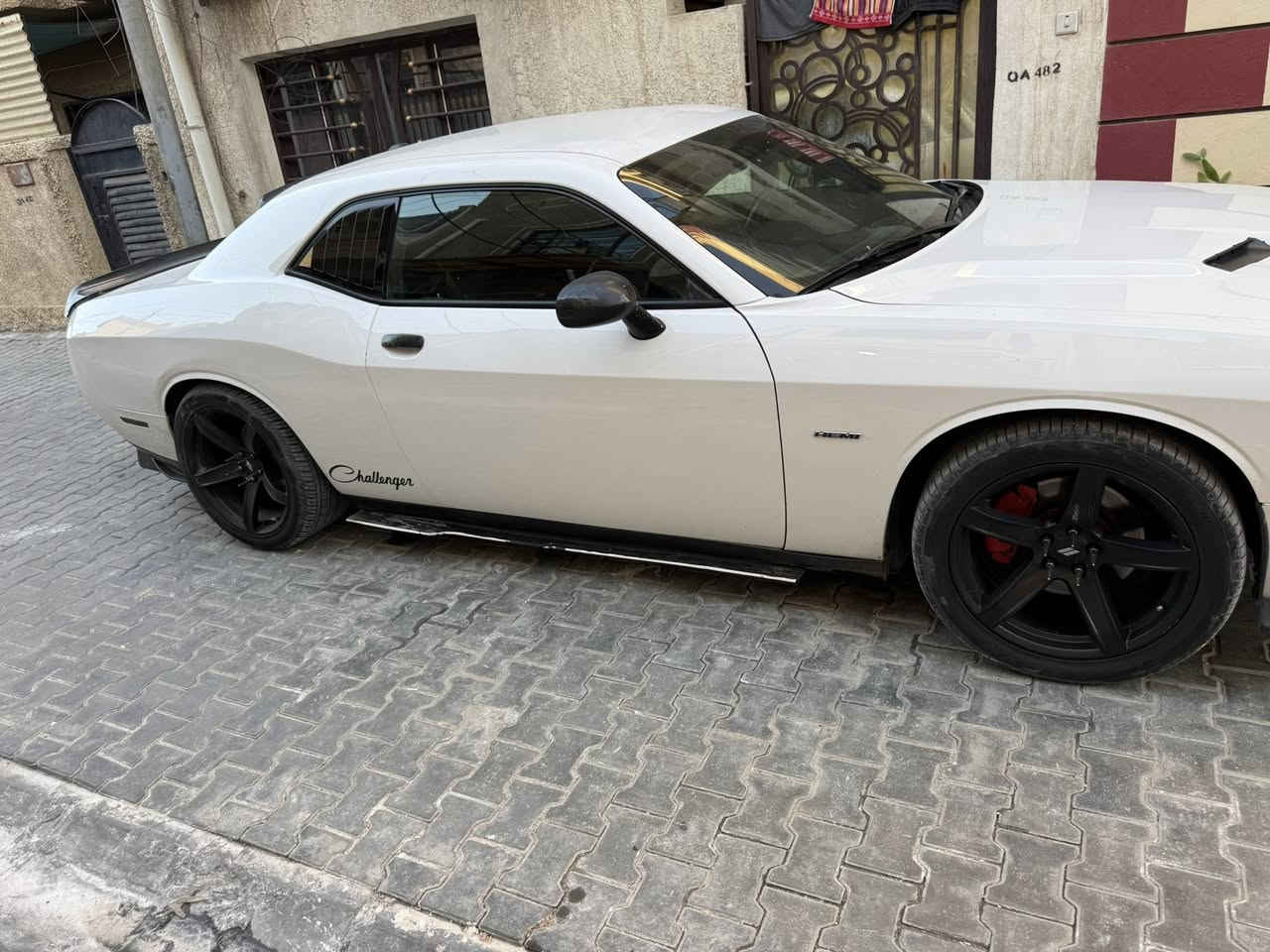 جالنجر rt موديل 17 رقم اربيل
مكينه 5700 
السيارة بدون ايرباك بجم كبس 
اويل كاتش كان
دبات موبار سود
ويل نجمة ٢٠ خسفة قوية توسايز
برمجة سيفتي و طلقات و بانزين عادي  يم ايگل 
شاشة جبيرة 
صدر امامي خلفي جديد و بي ضمان 
دسكات امامي خلفي جدد 
سيارة كاملة بدون اي نقص 
ولا گلوب مشتغل بالدشبول 
عبوة فيول بمب جديدة
ضربتها جاملغ خلفي و شوية تصليح اكو بالحوض 
رقم الشاصي 

2C3CDZBTXHH568698
رايدهة 178و بيهة مجال بسيط 
السيارة كلش حلوة وناصبة 
مكاني بغداد حي القاهرة
***********
