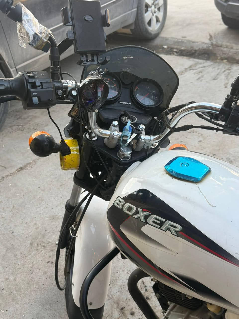 السلام عليكم اخوتي
بوكسر 
2023 نازله 2025 شهر الرابع 
رقم ديالى انكيلزي تحويل ثاني يوم 
دراجه نضيفه وحلوه مكينه خير من الله 
دهن كل 10ايام 
ما مبدل بيها برغي كلها ع وضع الشركه 
ماشيها 25 
الصندوك كيفك تريد تاخذه تريد لا كيفك
مكان الدراجه بغداد الاعضميه شارع سهام
السعر 2600 وبيها مجال للطيبين والشراي وع راسي  أترجاك لا تكسر بحلال العالم 
***********
