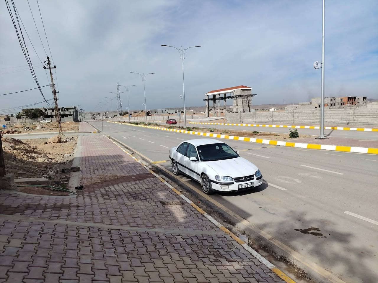 بسم الله الرحمن الرحيم
السلام عليكم ورحمة الله وبركاته
يعلن مكتب علي الصميدعي للاستثمار العقاري
عن توفر دار للبيع #طابو_صرف المساحة ١٦٨ متر مربع العرض ٦ متر الطول ٢٨ متر الموقع حي السلام مقابل مجمع اورانوس مباشرةً على السايدين الجديد بناء حديث طابقين يحتوي الطابق الأول على استقبال ٦ *٣ونص ومطبخ ومجمع درج هول داخلي ٥ × ٤ وغرفة نوم واحدة ٥ *٤ مع مناور عدد ٢ 
الطابق الثاني هيكل يحتوي اسقبال ومطبخ وصالة كبيرة ومنور  ومكان الصحيات ٠٠٠ علماً جميع ارضية الدار سيراميك وسقوف ثانوية والمنطقة تحتوي على كافة الخدمات ماء اسالة كهرباء تبليط اناره مجاري #السعر_المطلوب ( ١١٨ مليون بي مجال ) ٠٠٠ للاستفسار عن باقي التفاصيل الاتصال على الارقام التالية او مراسلة الصفحة :
📞 *********** متوفر واتس اب
📞 *********** متوفر واتس اب
او زيارة مكتب علي الصميدعي للعقار الكائن في ديالى ٠ جلولاء ٠ حي الشهداء ٠ مقابل اتحاد شباب جلولاء ٠ ودائرة التقاعد ٠
