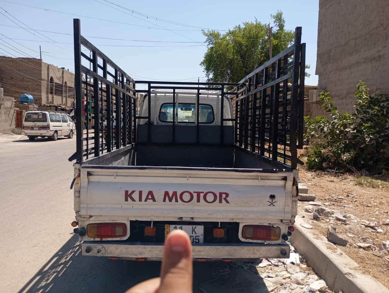 السلام عليكم كيه حمل ام عيون موديل 2001 رقمهه بغداد بسمي مكينه وكير خير من الله الشاصي مكفول مصبوغه عام للجماليه السعر 70 
*********** واتساب فقط
