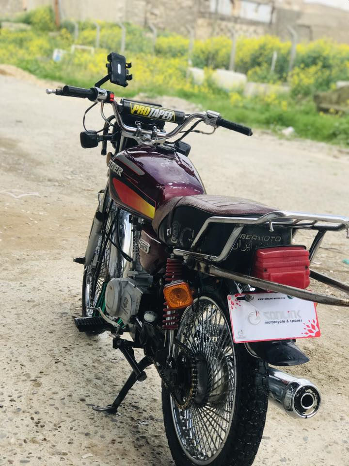 سلام وعليكم ماطور تايكر2020 ماطور خير من الله عيبو بي دخان قليل ماطور طبه وايرمنيه شغاله دبلات شغاله السعر ٣٥٠ وبي مجال حك الجيه مكاني موصل جانب الايمن للتواصل***********
