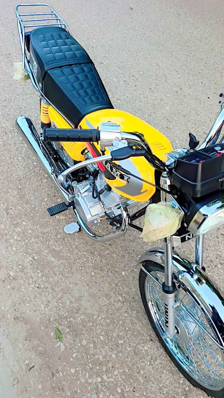 سلام عليكم نامة مديل 2027 سكنر 6 اوراق ثاني تبديلت دهن صارلة 15 يوم من طالعة من المعرض مكان كوت سعرها 750 وبية مجال شراي اتصل وتدلل ***********
