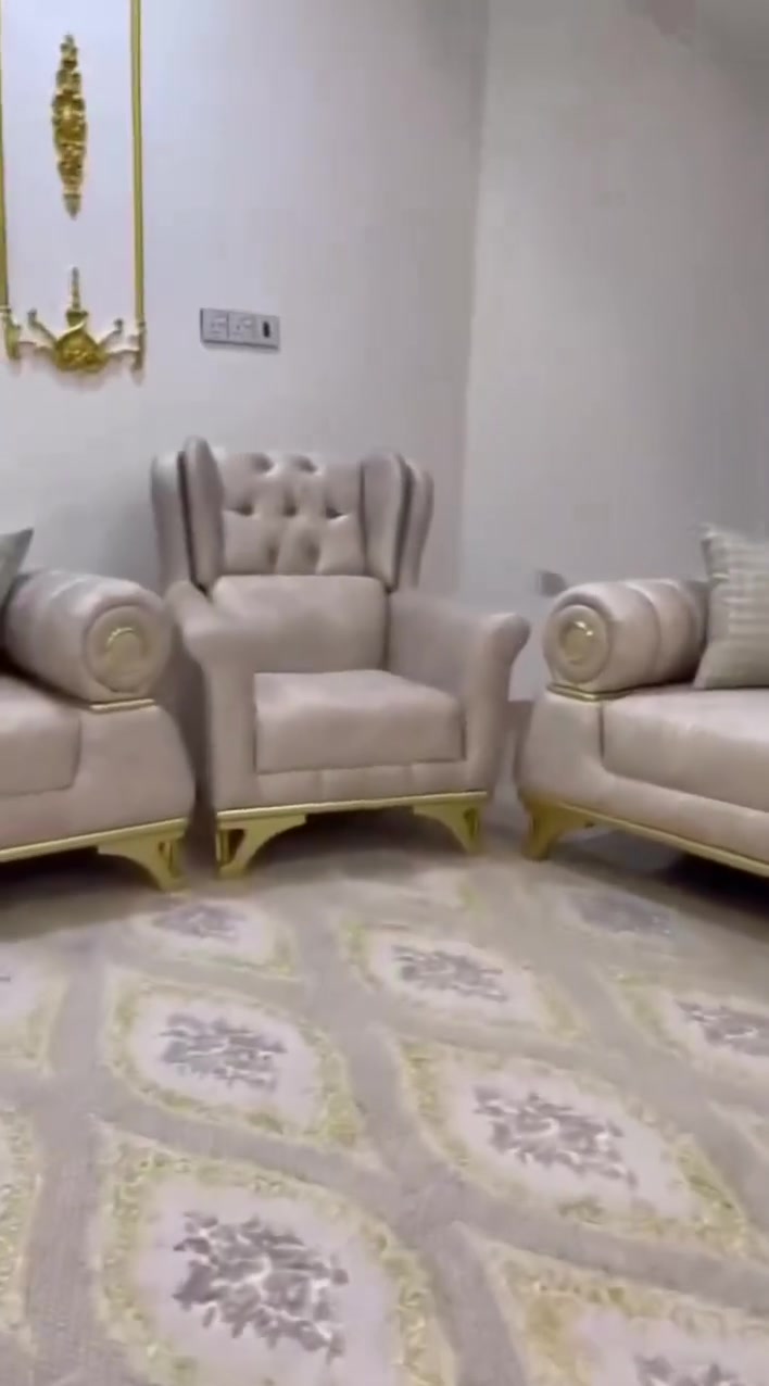 عرروض خاصه 😍
تخم عراقي مودرن تركي عشر مقاعد خمس قطع 
10مقاعد725
9مقاعد، 675
8مقاعد 625
7مقاعد 575
6مقاعد 525
5مقاعد 450
خمس قطع اثنين كبيرة ثلاثيه وحده وسط ثنائية و كرسيين مع كوشات عدد 6
جميع الالوان متوفره
توصيل داخل بغداد مجاني 
اطراف 15

القاعدة خشب كله بلوك 18مل
القماش چگور قديفه ثكيل او حسب الطلب متوفر انواع الاقمشه 
الاسفنج مميز اول مضغوط علو الاسفج 7سم 

❇️قياسات القنفات ❇️
190سم  القنفه الكبيرة ام ثلاث مقاعد 
150 سم القنفه الوسط ام مقعدين 
75 سم  الكرسي

العمق الكلي للتخم  75 سم عرض المقعد الصافي للجلوس 60سم
ضمان حقيقي للامانه 5سنوات 
للحجز ارسل
الصورة 
والاسم 
ورقمين موبايل
والعنوان
على الخاص

التوصيل خلال 4ايام فقط


**إذا كنت صاحب هذا الإعلان وتريد حذفه لأي سبب، رجاءا أرسل رسالة إلى الدعم الفني**