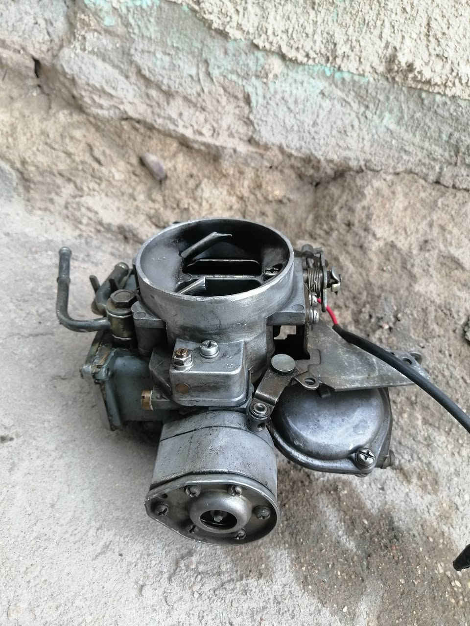 سلام عليكم كابريتر كوتسر نيسان 2002 للبيع (6) سلندر 
نضيفه كلش تشتغل غاز بنزين 
مكاني كربلاء

السعر 300 الف

***********
