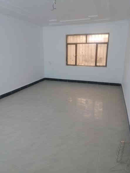 ايجارات سيديه 1 بيت ١٥٠ متر ثلاثه نوم واستقبال ومطبخ وصحيات وكراج قرب شارع ٤٠ ايجاره. مليون قفل. 2.مشتمل ٥٠ متر غرفتين وصاله ومطبخ وصحيات غرفه اسويت. ٧٥٠. 3 مشتمل ١٥٠.غرفتين وصاله ومطبخ وصحيات وكراج. ٧٥٠. 4 شقه ثلاثه نوم واستقبال وهول مطبخ وصحيات وكراج وحديقه بل شقق ٦٥٠. 5 شقه طابق اول غرفتين وصالة ومطبخ وصحيات مقابل جامعه الشعب. ٦٥٠.  6.طابق اول غرفتين وصالة ومطبخ وصحيات معزول ٥٠٠.  نظيف. 7.غرفه وصاله ومطبخ وصحيات ارضى مقبول ٥٠٠. 8. بيت ١٥٠ متر ٤ نوم وكراج ومطبخ واستقبال وصحيات طابقين. ٦٥٠ شهداء السيديه. 9 قاعه طابق اول ٧٠ متر. ترهم كلشي بل تجاري كامله ديكور. مليون. 10 محل بل تجاري قيصريه يرهم اي شي ٥٠٠.  11.مشتمل ٥٠ متر غرفه كبيره واستقبال كبيره. ومطبخ وصحيات وكراج. كفائات السيديه يرهم طلاب طالبات.ايجاره  ٦٥٠.  12.يوجد سكن طلاب أو طالبات.   للاستفسار ***********
