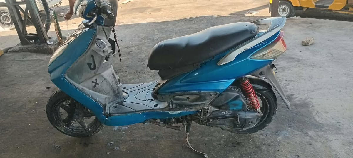 سلام عليكم
سكنس فحل كابريتر كفرات بلاديه ملاح فول مكينه مكفوله من تنقيص وتبخير وصوت هندر نكره. كهربايات شغاله 

نقصه بريك امامي وشخاطه مال سلف وكسر بل بك لايت بجامه 

 

عنوان بلديات شارع لكاشي مقابيل بداله كماليه 

 

سعر ٤٢٥ بيهة مجال حك جيه

***********

