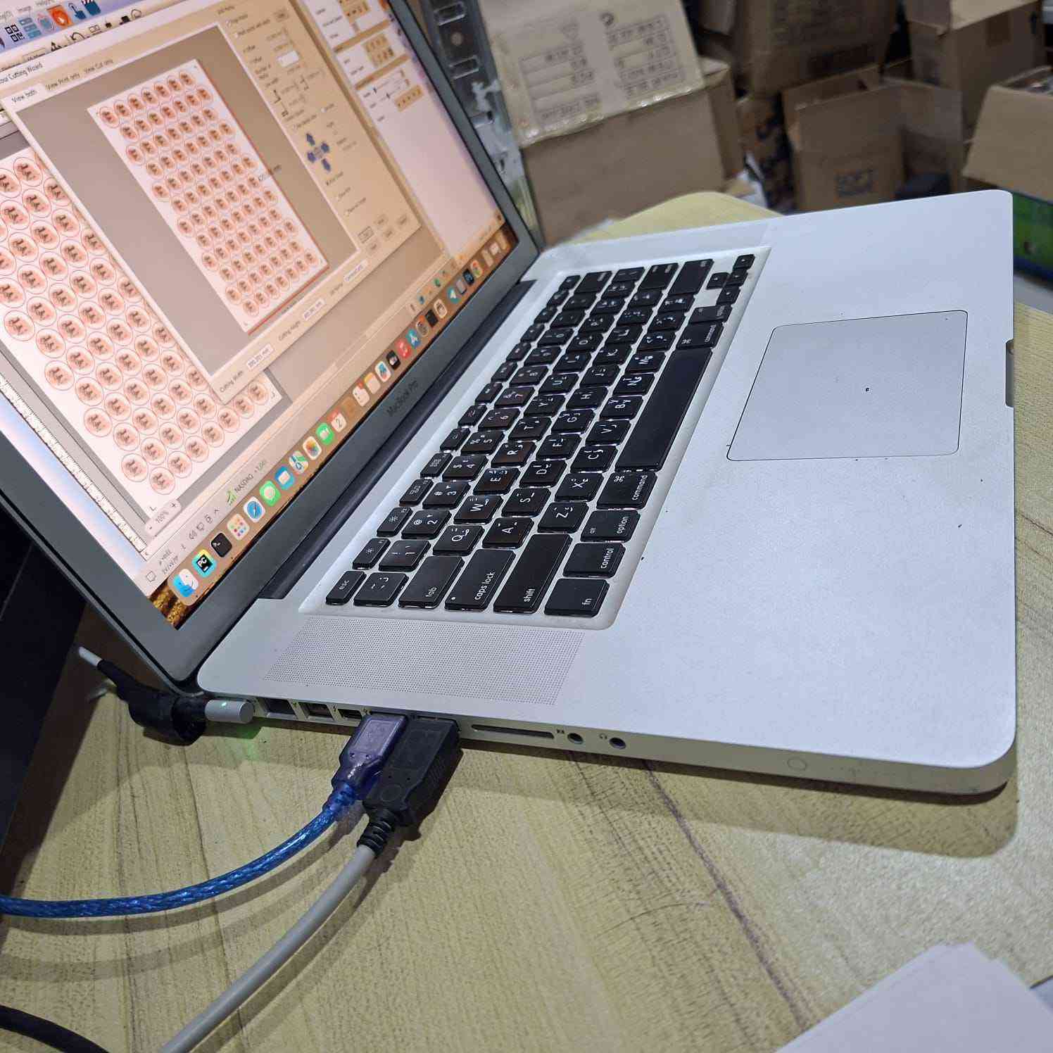 ماك بوك برو نضيف كلش استخدام منزلي 

مكاني كوفه حي المتنبي *********** النجف, العراق
