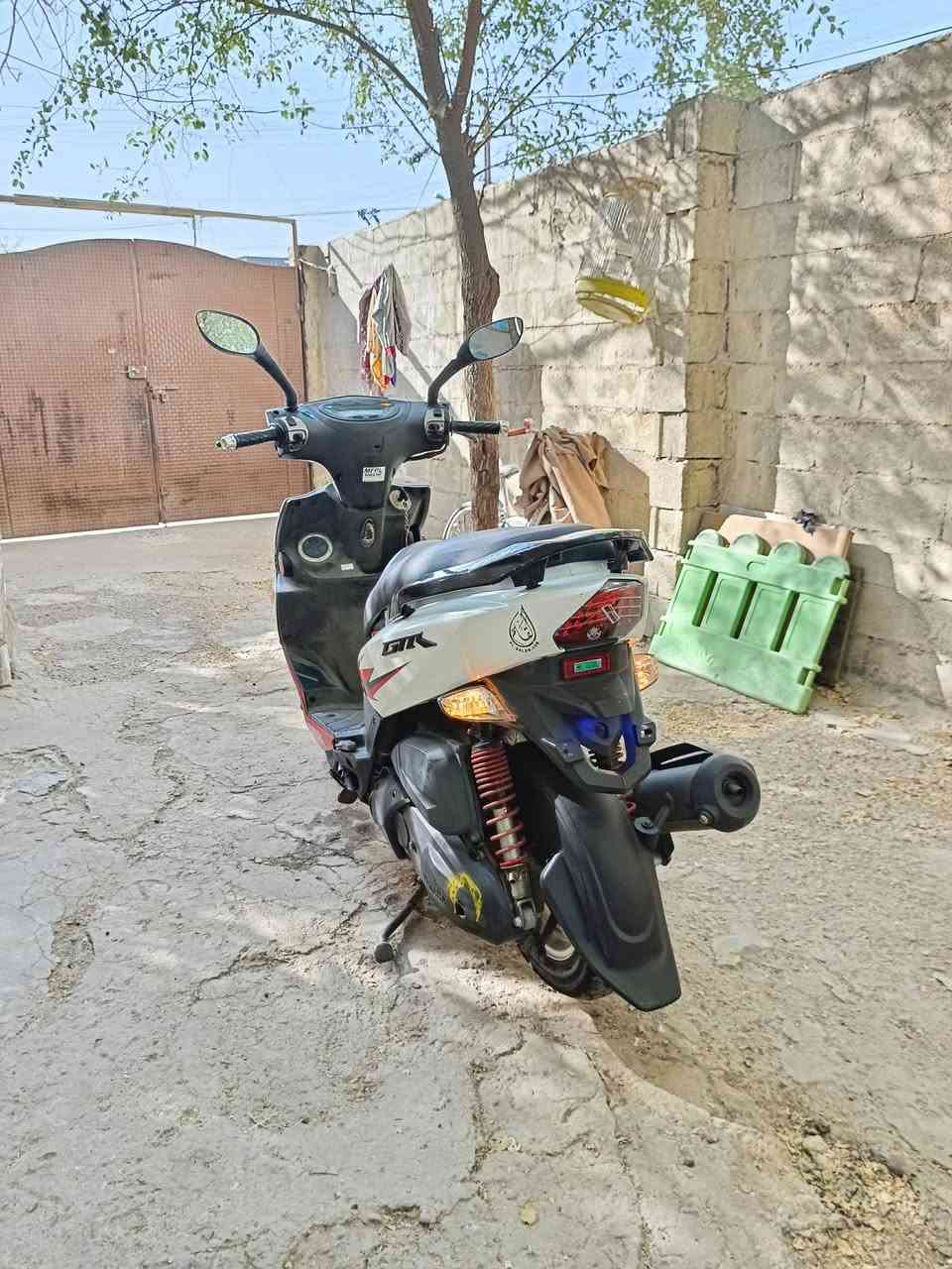 السلام عليكم
دراجة جيتي ار  GTR 
موديل 2013 كهربائياتها كاملة سلف 
السعر 1250 مليون وربع وبيها مجال 
متواجد خاص


**إذا كنت صاحب هذا الإعلان وتريد حذفه لأي سبب، رجاءا أرسل رسالة إلى الدعم الفني**