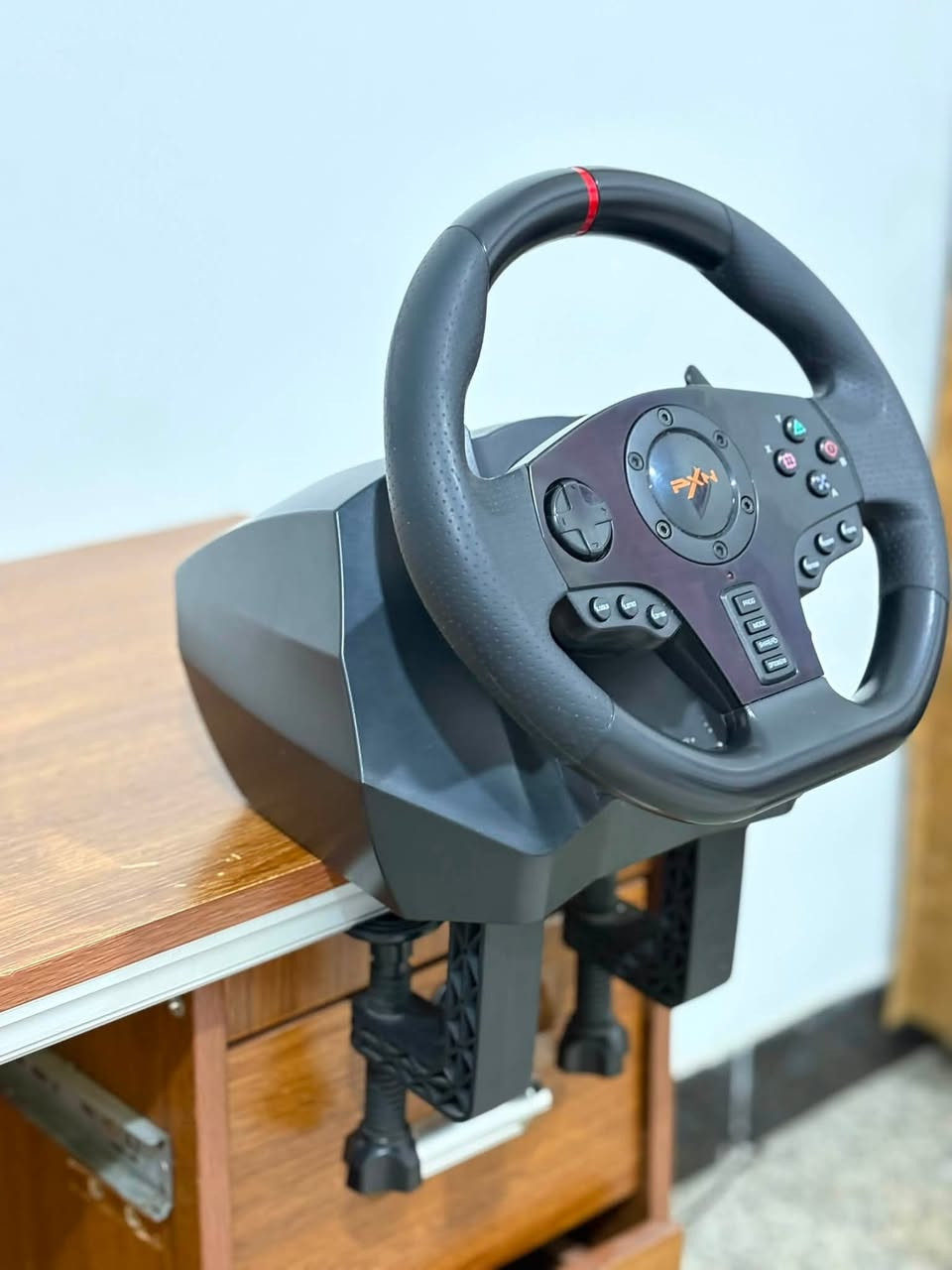 سلام عليكم🤍
للبيع دركسون pxn V900الغني عن التعريف

*ملاحظة سبب البيع عدم التفرغ نهائيا*

ps3,ps4, ps5,pc,xbox ينربط على

يشغل كل الالعاب ata,the crew,forza.....وباقي الالعاب

الشهيرة

الدركسون بي وضعيتين للقيادة  900،270

وبي شفتات مال كير عادي وتكدر تحولة فقط اوتوماتيك وبعد هواي مواصفات معروفة بال pxn

اخوان الدركسون بي ملاحظة جدا بسيطة

*دواسة البانزين عطلان مشلوع بيهة واير او فد خلل بسيط

ماصلحته لعدم التفرغ*

السعر 90وبي مجال

عنواني النجف للتواصل واتساب اول الاتصال  ***********
